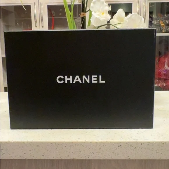 CHANEL Turquoise & Black Sneakers 👟 - Picture 8 of 8